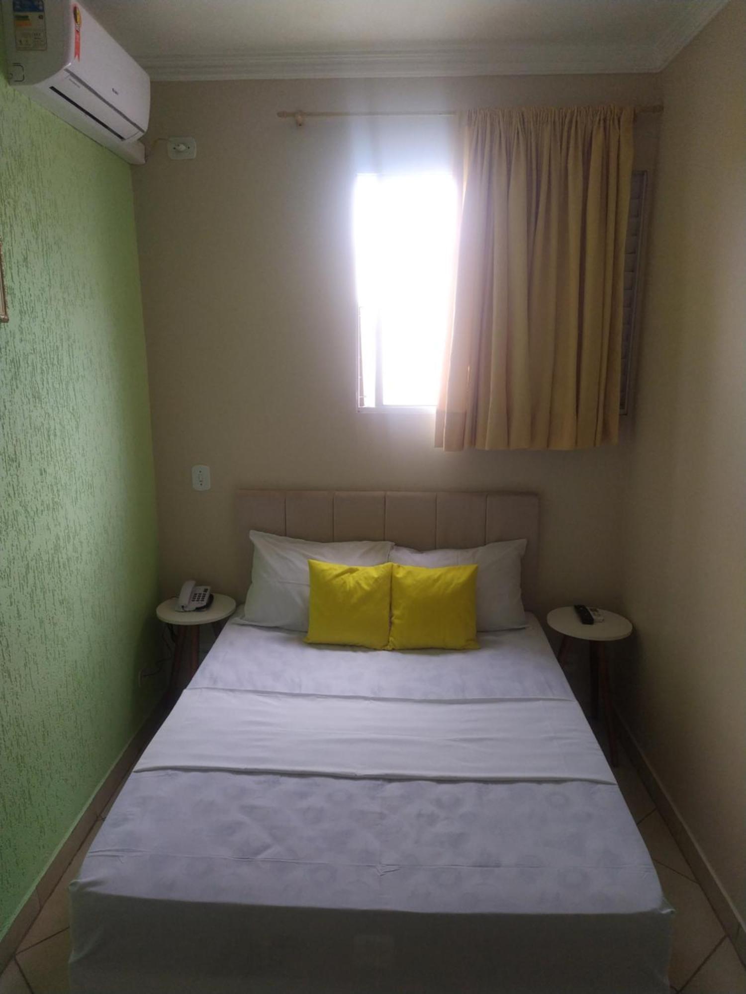 Hotel Dayse Santana de Parnaíba Стая снимка