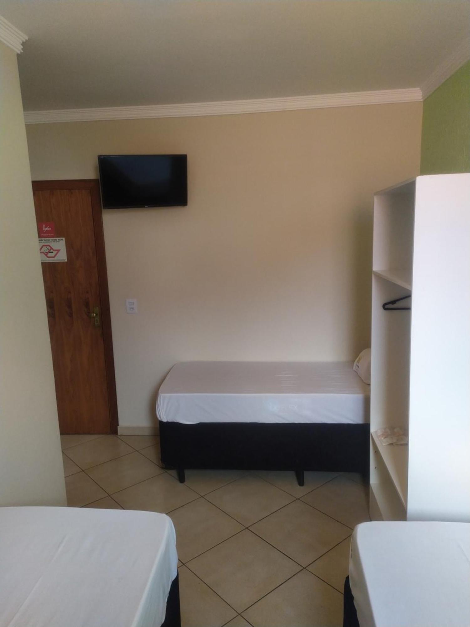 Hotel Dayse Santana de Parnaíba Стая снимка